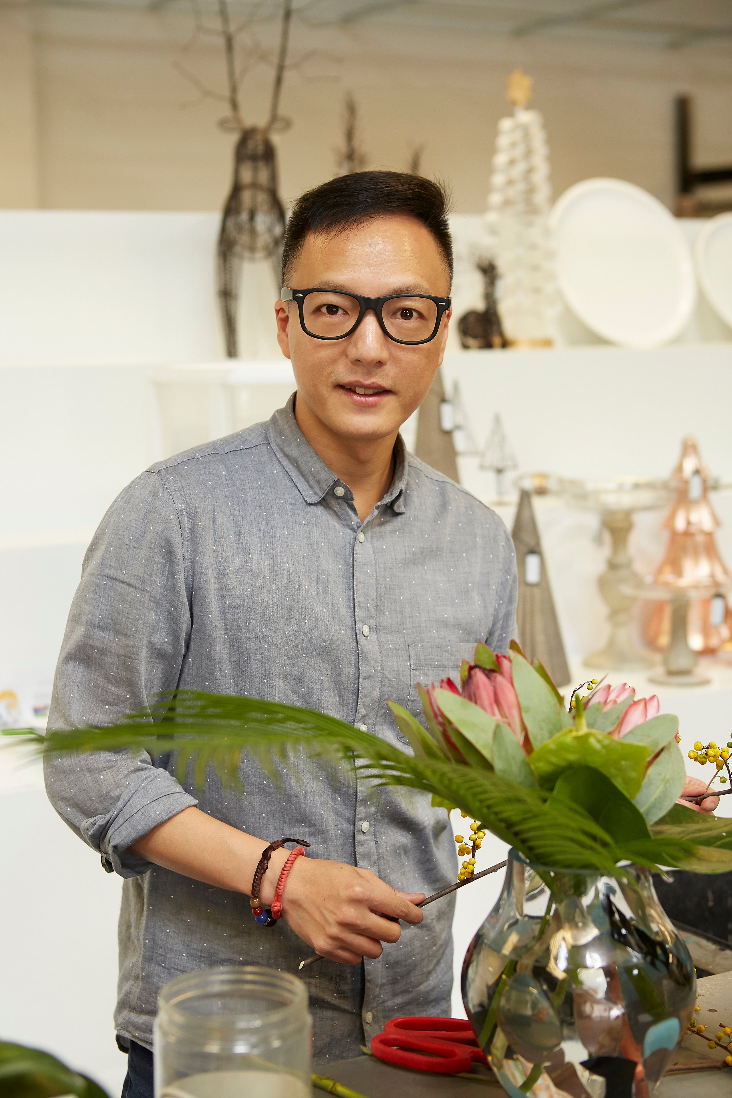 Donald Yim: Rediscovering Everyday Flowers with Modern Flair - Saturday